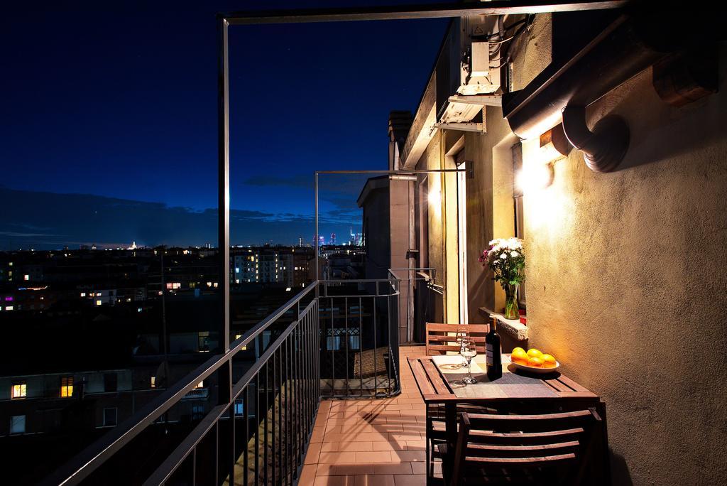 Milan Skyline Apartment In Citta Studi A 1 Minuto Dal Metro Con Terrazzo Wi-Fi E Netflix Стая снимка