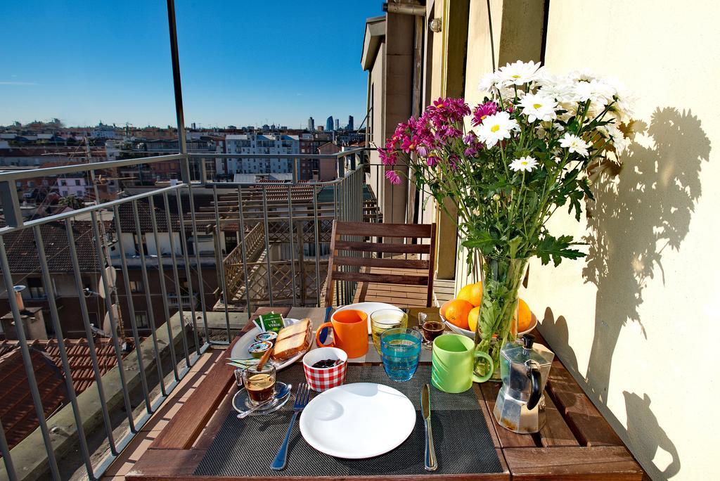 Milan Skyline Apartment In Citta Studi A 1 Minuto Dal Metro Con Terrazzo Wi-Fi E Netflix Стая снимка