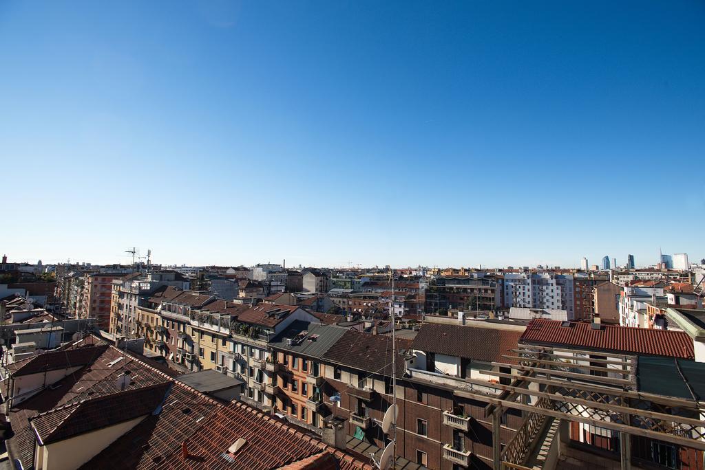 Milan Skyline Apartment In Citta Studi A 1 Minuto Dal Metro Con Terrazzo Wi-Fi E Netflix Стая снимка