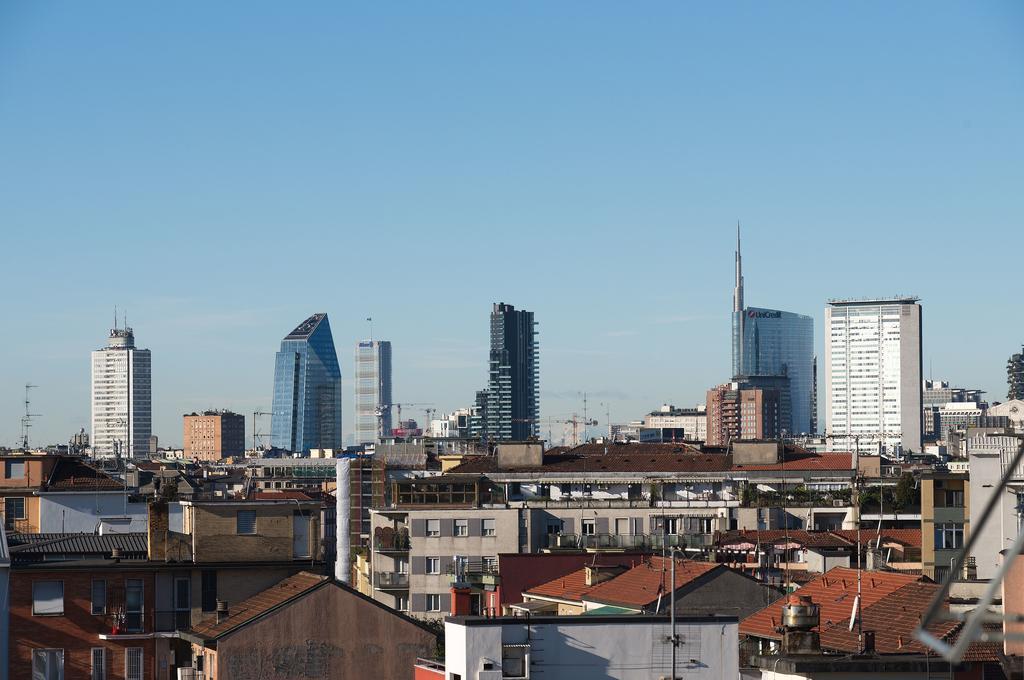 Milan Skyline Apartment In Citta Studi A 1 Minuto Dal Metro Con Terrazzo Wi-Fi E Netflix Стая снимка